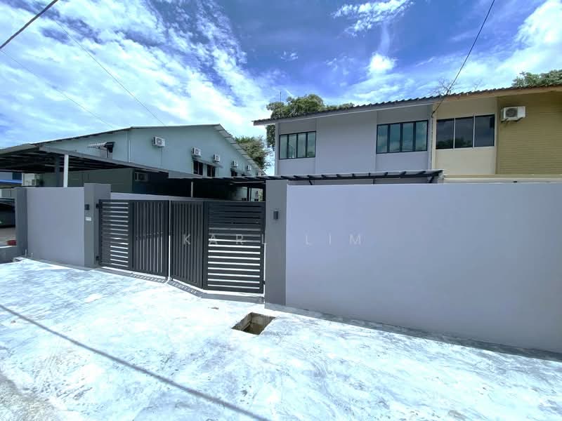 Rumah Berkembar untuk Dijual di Taman Majidee (Johor Bahru) - Karl Lim - Exterior - PropertyGuru.com.my