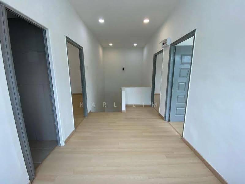 Rumah Berkembar untuk Dijual di Taman Majidee (Johor Bahru) - Karl Lim - Corridor - PropertyGuru.com.my