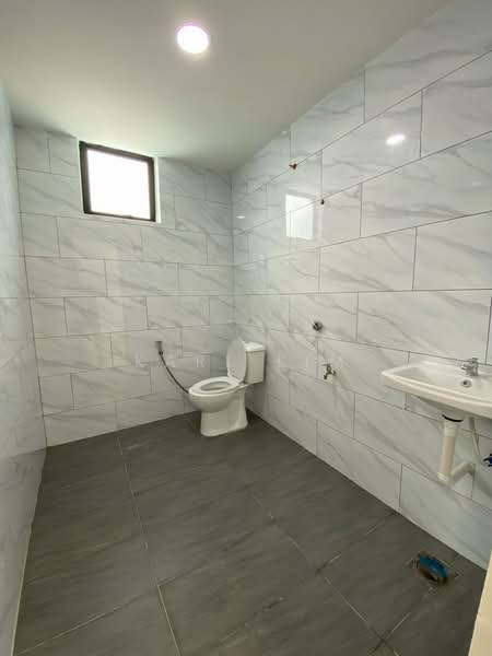 Rumah Berkembar untuk Dijual di Taman Majidee (Johor Bahru) - Karl Lim - Bathroom - PropertyGuru.com.my