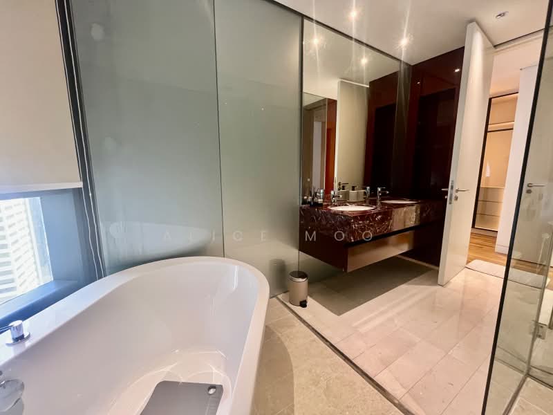 Kediaman Servis untuk Dijual di The Oval - Alice Moo - Bathroom - PropertyGuru.com.my