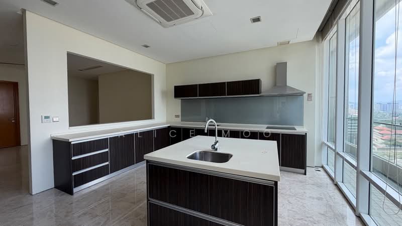 Kediaman Servis untuk Dijual di The Oval - Alice Moo - Kitchen - PropertyGuru.com.my