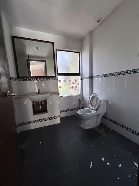 Bungalow House untuk Dijual di Bukit Gita Bayu (Seri Kembangan) - Jovin Cheor - Bathroom - PropertyGuru.com.my