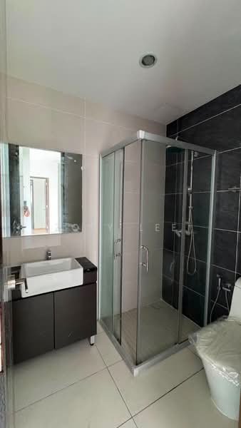 Condominium for Sale at Bay Point @ Country Garden Danga Bay - Zoey Lee - Bathroom - PropertyGuru.com.my