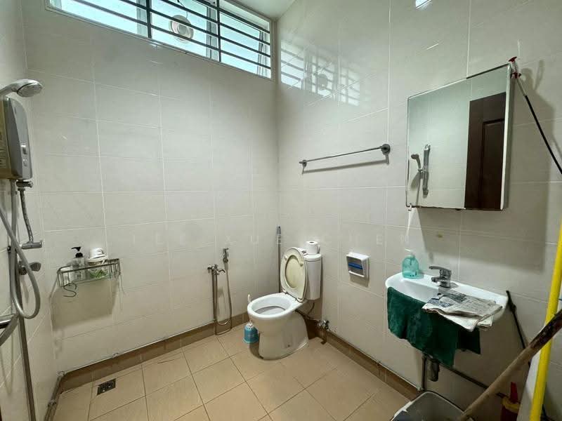 Rumah Berkembar untuk Disewa di Pulau Tikus (Penang) - Lee Xue Chen - Bathroom - PropertyGuru.com.my
