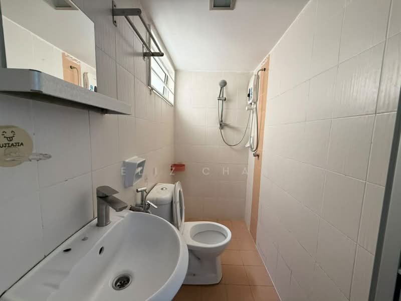 Townhouse for Sale in Batu Caves (Selangor) - Eliz Chan - Bathroom - PropertyGuru.com.my