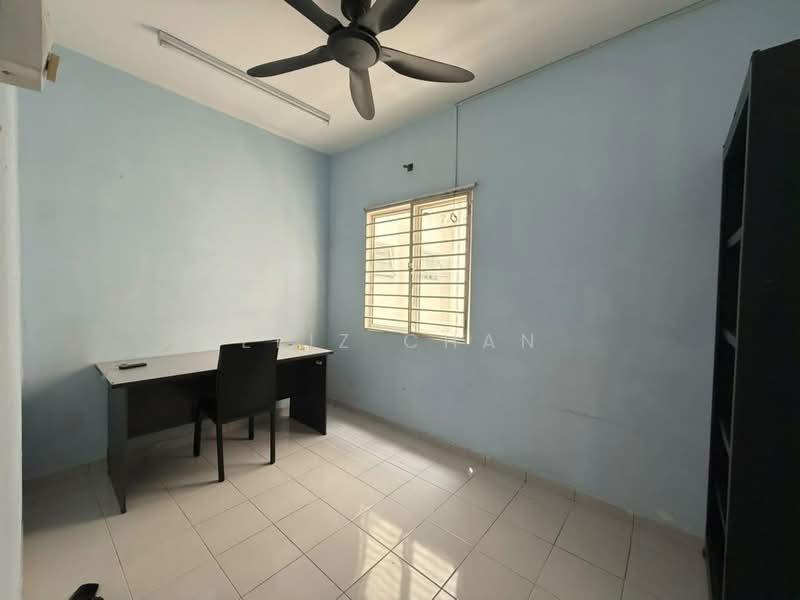 Townhouse for Sale in Batu Caves (Selangor) - Eliz Chan - Study - PropertyGuru.com.my