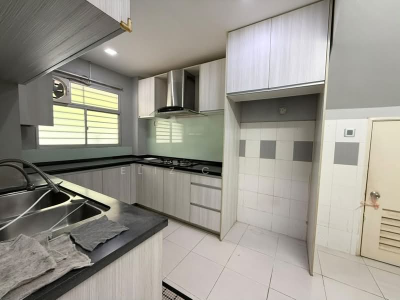 Townhouse for Sale in Batu Caves (Selangor) - Eliz Chan - Kitchen - PropertyGuru.com.my