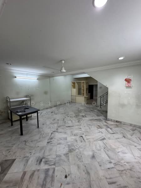 2-storey Terraced House for Sale in Taman Menglembu Berlian (Menglembu) - Joseph Wong - Living Room - PropertyGuru.com.my