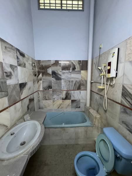 2-storey Terraced House for Sale in Taman Menglembu Berlian (Menglembu) - Joseph Wong - Bathroom - PropertyGuru.com.my