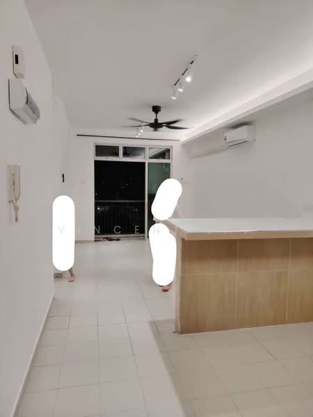 Pangsapuri untuk Dijual di Lake View Suites - Vincent Lai - Living Room - PropertyGuru.com.my