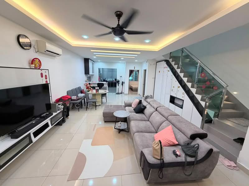 2-storey Terraced House for Sale in Mutiara Rini (Skudai) - Cindy Lim - Living Room - PropertyGuru.com.my