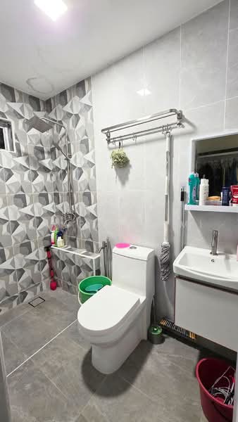 Rumah Teres 2-Tingkat untuk Dijual di Subang Bestari (Shah Alam) - Amirah Azmi - Bathroom - PropertyGuru.com.my