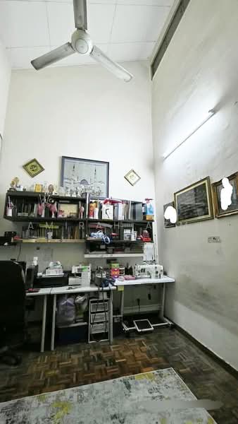 Rumah Teres 2-Tingkat untuk Dijual di Subang Bestari (Shah Alam) - Amirah Azmi - Study - PropertyGuru.com.my