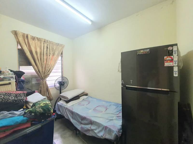2-storey Terraced House for Sale in Bandar Saujana Putra (Tanjong Duabelas) - Izzati Mat - Bedroom - PropertyGuru.com.my