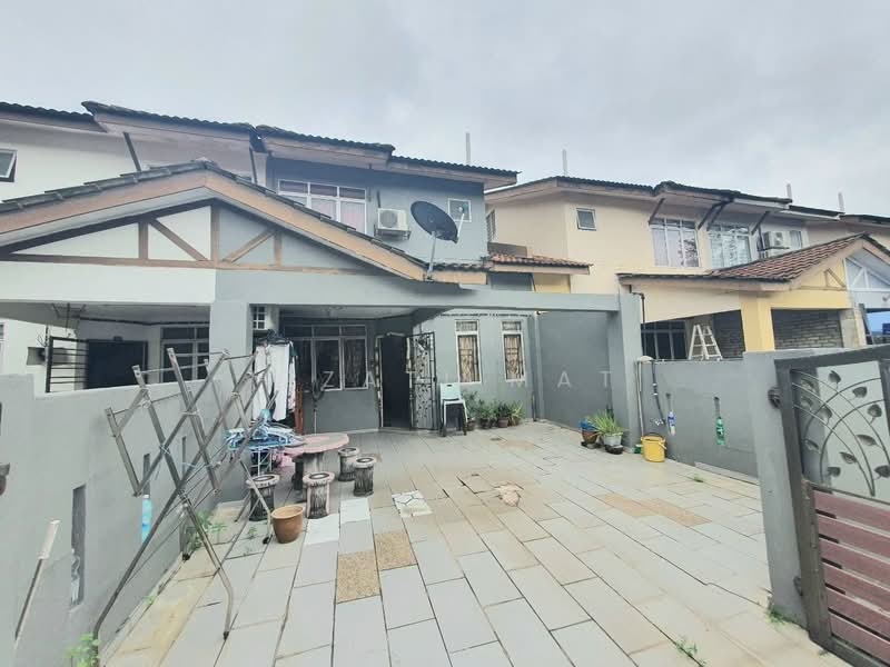 2-storey Terraced House for Sale in Bandar Saujana Putra (Tanjong Duabelas) - Izzati Mat - Exterior - PropertyGuru.com.my