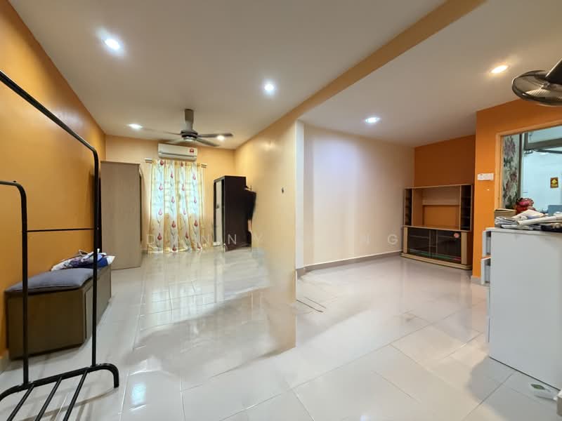 2-storey Terraced House for Sale in Rawang Perdana 2 (Rawang) - Danny Wong - Living Room - PropertyGuru.com.my