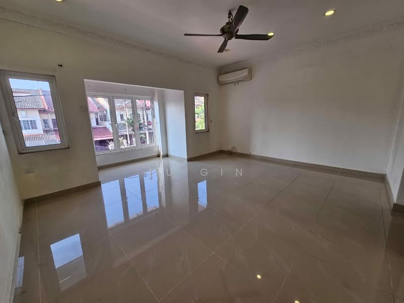 2-storey Terraced House for Sale in Puchong (Selangor) - Eu Gin - Living Room - PropertyGuru.com.my