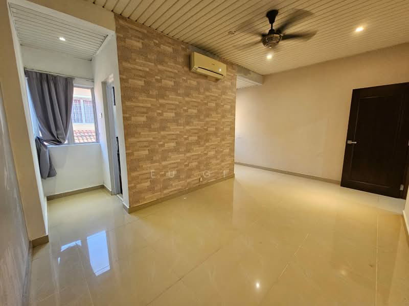 2-storey Terraced House for Sale in Puchong (Selangor) - Eu Gin - Living Room - PropertyGuru.com.my