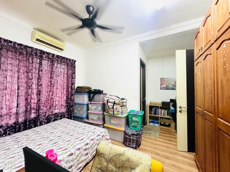 Rumah Berkembar untuk Dijual di Taman Tropika 2 (Kajang) - Amirun Kinanah - Bedroom - PropertyGuru.com.my