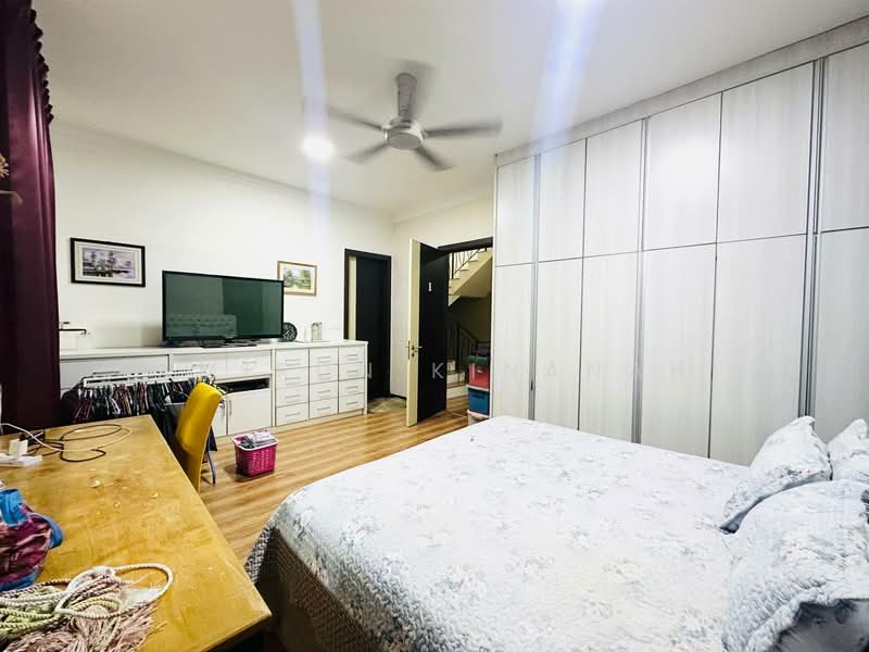 Rumah Berkembar untuk Dijual di Taman Tropika 2 (Kajang) - Amirun Kinanah - Bedroom - PropertyGuru.com.my