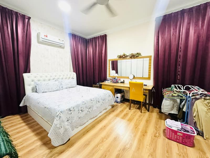 Rumah Berkembar untuk Dijual di Taman Tropika 2 (Kajang) - Amirun Kinanah - Bedroom - PropertyGuru.com.my