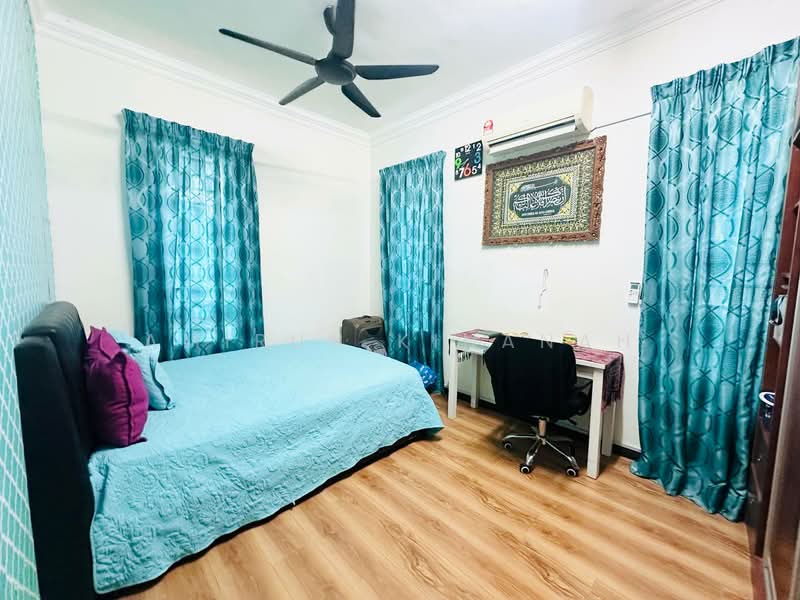 Rumah Berkembar untuk Dijual di Taman Tropika 2 (Kajang) - Amirun Kinanah - Bedroom - PropertyGuru.com.my