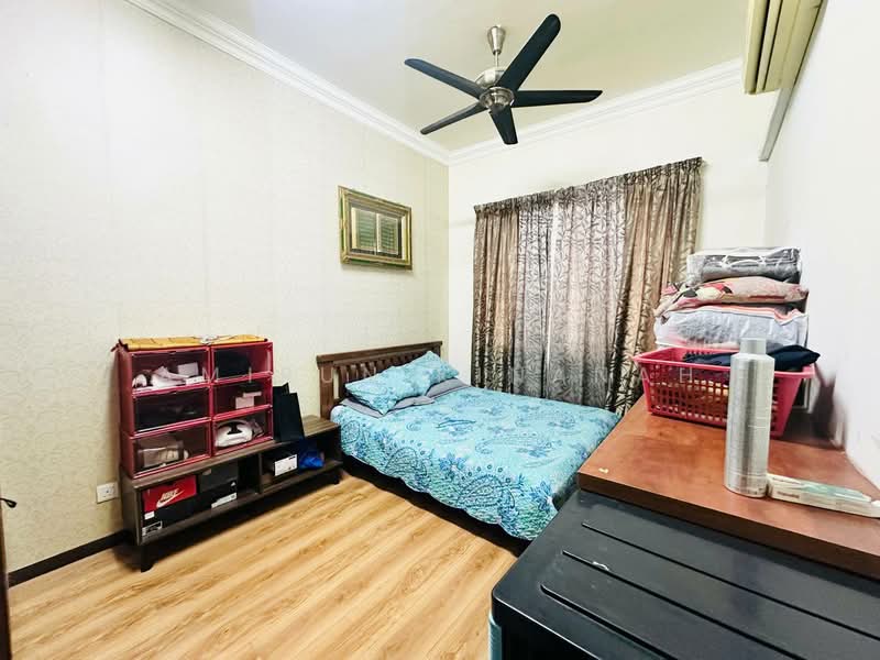 Rumah Berkembar untuk Dijual di Taman Tropika 2 (Kajang) - Amirun Kinanah - Bedroom - PropertyGuru.com.my