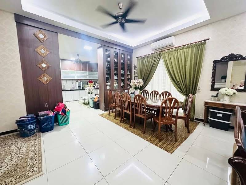 Rumah Berkembar untuk Dijual di Taman Tropika 2 (Kajang) - Amirun Kinanah - Dining Room - PropertyGuru.com.my
