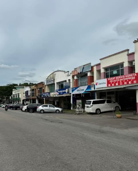 Shop / Office for Sale in Taman Gaya (Ulu Tiram) - Carson . - Exterior - PropertyGuru.com.my