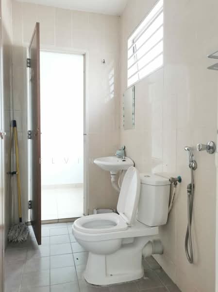 Rumah Teres 2-Tingkat untuk Dijual di Taman Jelok Impian (Kajang) - Elvin Chooi - Bathroom - PropertyGuru.com.my