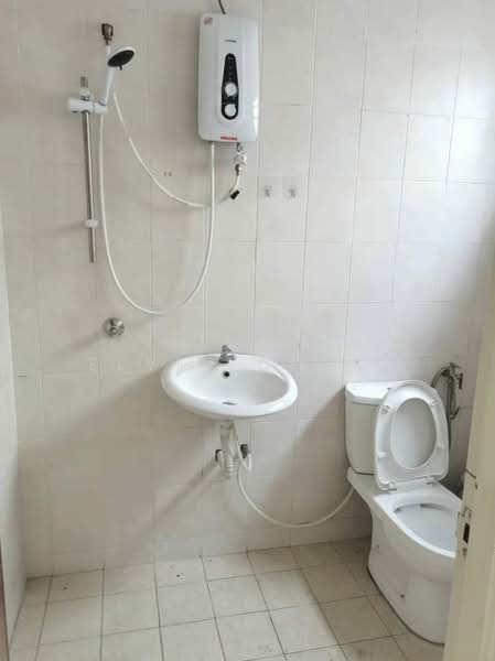Rumah Teres 2-Tingkat untuk Dijual di Taman Jelok Impian (Kajang) - Elvin Chooi - Bathroom - PropertyGuru.com.my