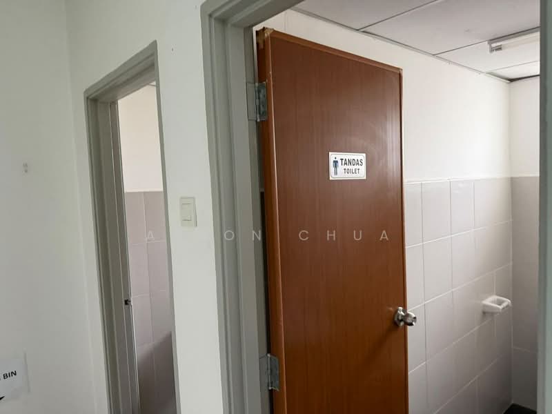 Shop / Office untuk Disewa di Taman Mount Austin (Tebrau) - Anson Chua - Bathroom - PropertyGuru.com.my