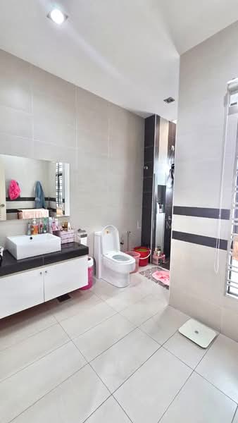 Semi-Detached House for Sale in Taman Seri Austin (Tebrau) - Karl Lim - Bathroom - PropertyGuru.com.my