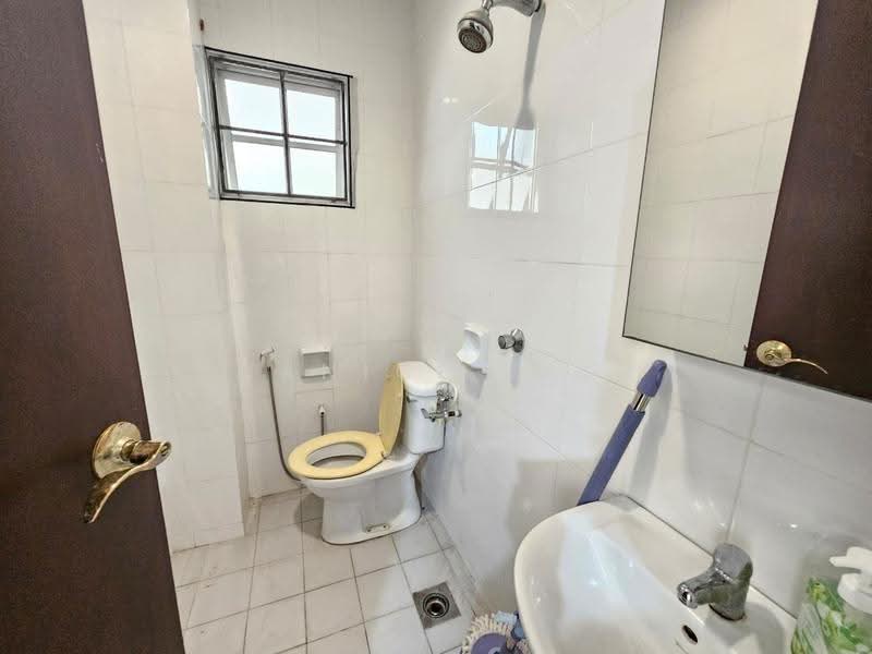 Rumah Berkembar untuk Dijual di Taman Lagenda Mas (Cheras) - Janice Lau - Bathroom - PropertyGuru.com.my