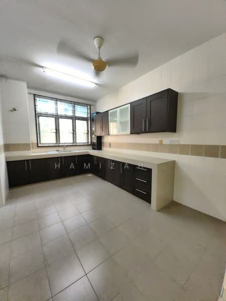 Rumah Berkembar untuk Disewa di Presint 15 (Putrajaya) - Hamizah . - Kitchen - PropertyGuru.com.my