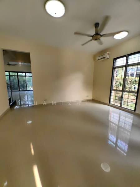 Rumah Berkembar untuk Disewa di Presint 15 (Putrajaya) - Hamizah . - Living Room - PropertyGuru.com.my