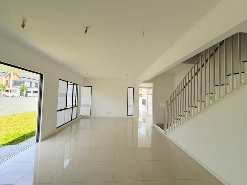 Rumah Teres 2-Tingkat untuk Dijual di Kota Emerald (Rawang) - Alice Low - Living Room - PropertyGuru.com.my