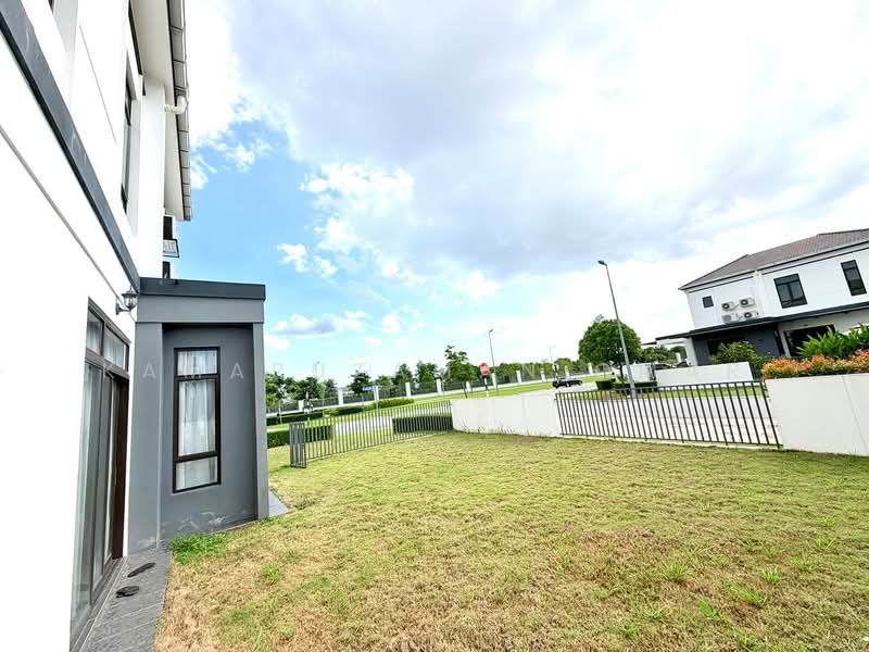 2-storey Terraced House for Sale in Puncak Alam (Selangor) - Kamaruzaman Omar - Exterior - PropertyGuru.com.my