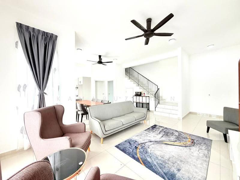 2-storey Terraced House for Sale in Puncak Alam (Selangor) - Kamaruzaman Omar - Living Room - PropertyGuru.com.my