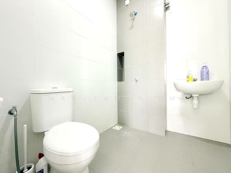 2-storey Terraced House for Sale in Puncak Alam (Selangor) - Kamaruzaman Omar - Bathroom - PropertyGuru.com.my