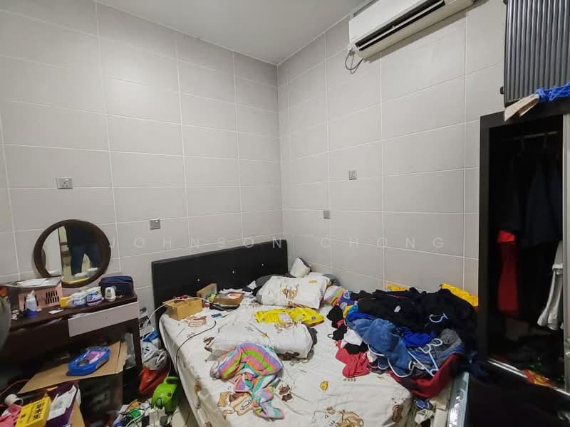 Kediaman Servis untuk Dijual di SKS Habitat - Johnson Chong - Bedroom - PropertyGuru.com.my