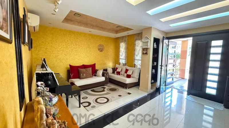 Rumah Berkembar untuk Dijual di Taman Gembira (Klang) - Raymond Choo - Living Room - PropertyGuru.com.my
