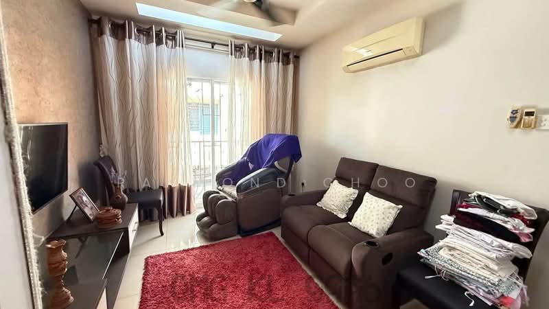 Rumah Berkembar untuk Dijual di Taman Gembira (Klang) - Raymond Choo - Living Room - PropertyGuru.com.my