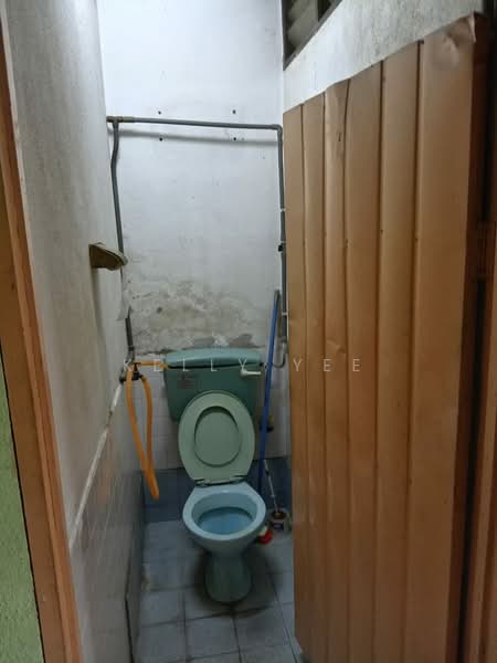 1-storey Terraced House for Sale in Taman Selasih (Kulim) - Kelly Yee - Bathroom - PropertyGuru.com.my
