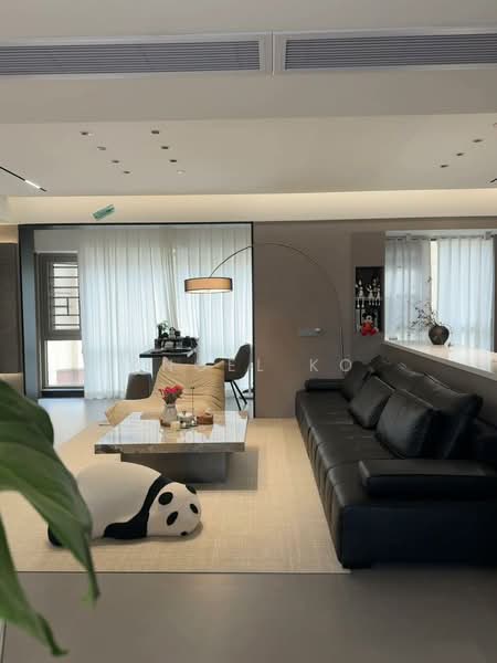 Kediaman Servis untuk Dijual di Emerald 9 - Angel Ko - Living Room - PropertyGuru.com.my