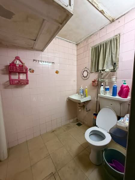 Rumah Teres 2-Tingkat untuk Dijual di Bandar Menjalara (Kuala Lumpur) - Alven Lim - Bathroom - PropertyGuru.com.my