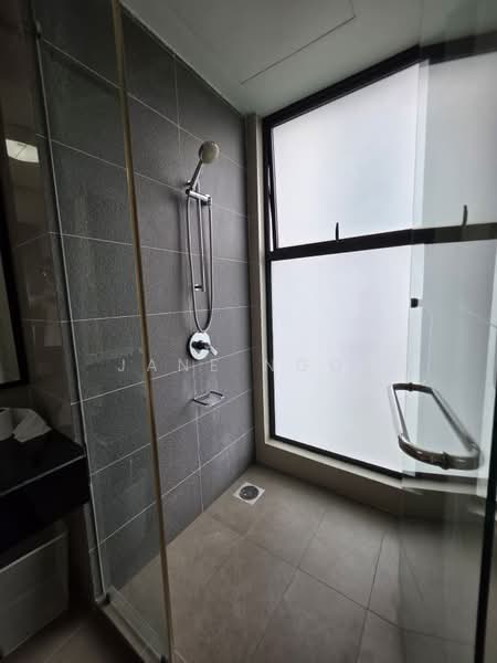 Condominium for Sale at The Straits View Condominium - Jane Ngoi - Bathroom - PropertyGuru.com.my