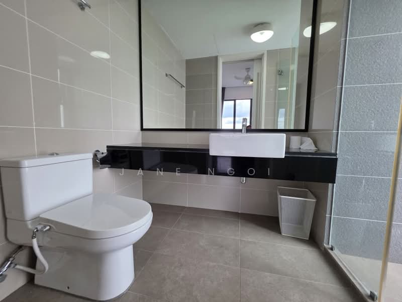 Condominium for Sale at The Straits View Condominium - Jane Ngoi - Bathroom - PropertyGuru.com.my