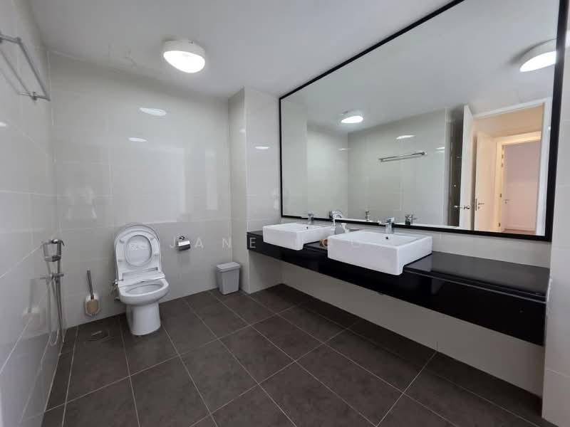 Condominium for Sale at The Straits View Condominium - Jane Ngoi - Bathroom - PropertyGuru.com.my