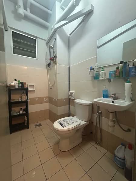 Condominium for Rent at Residensi Laguna (Sunway Belvedere) - Raymond Ling - Bathroom - PropertyGuru.com.my